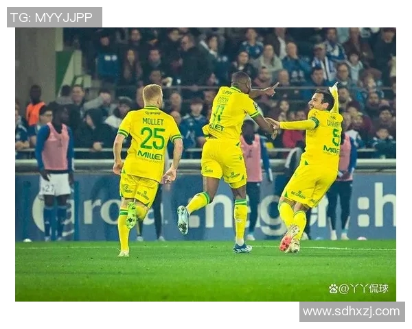 巴黎圣日耳曼客场惨败，法甲卫冕冠军开局失利：新赛季困境的警示信号？